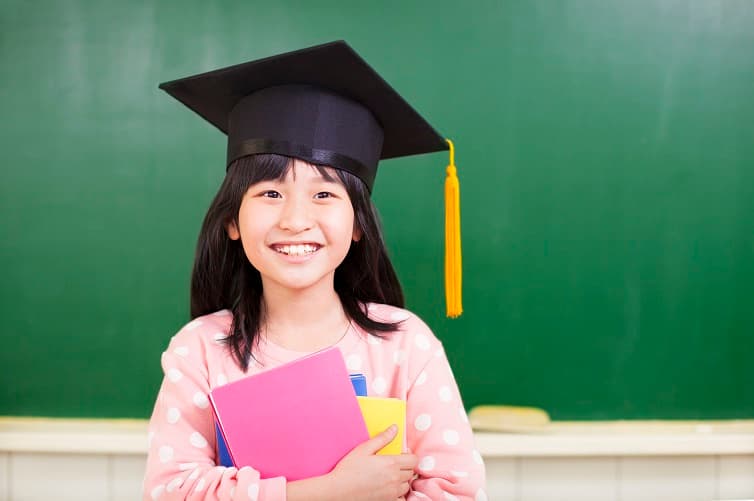 Seberapa Penting Asuransi Pendidikan Anak?